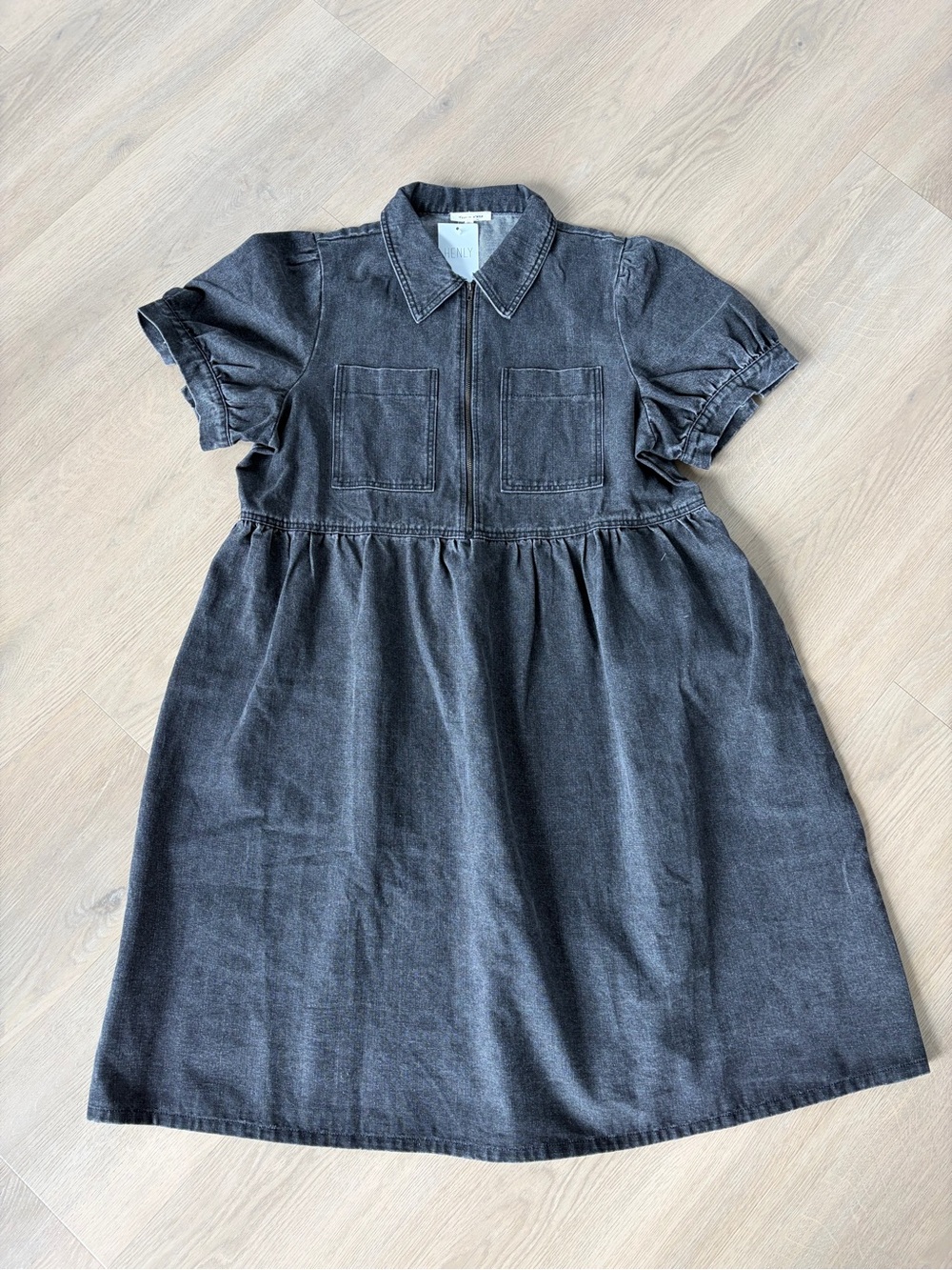 tea n rose charcoal gray puff short sleeve denim midi dress